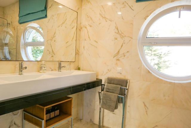 Edles Apartment In Architektenvilla Mit Grossem Pool, Sauna, Dachterrasse Und Malerischem Garten 파타이아스 외부 사진